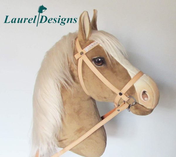 Laurel Designs Hobby Horse Sandy White Blaze
